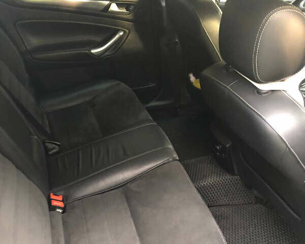 Черный Форд Мондео, объемом двигателя 1.6 л и пробегом 237 тыс. км за 7700 $, фото 8 на Automoto.ua