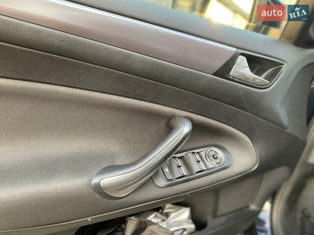 Черный Форд Мондео, объемом двигателя 2 л и пробегом 280 тыс. км за 7000 $, фото 13 на Automoto.ua