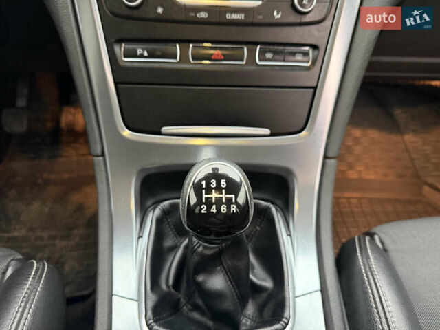 Чорний Форд Мондео, об'ємом двигуна 2.2 л та пробігом 274 тис. км за 7777 $, фото 30 на Automoto.ua