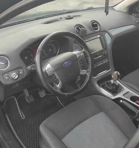 Черный Форд Мондео, объемом двигателя 1.56 л и пробегом 222 тыс. км за 7800 $, фото 1 на Automoto.ua