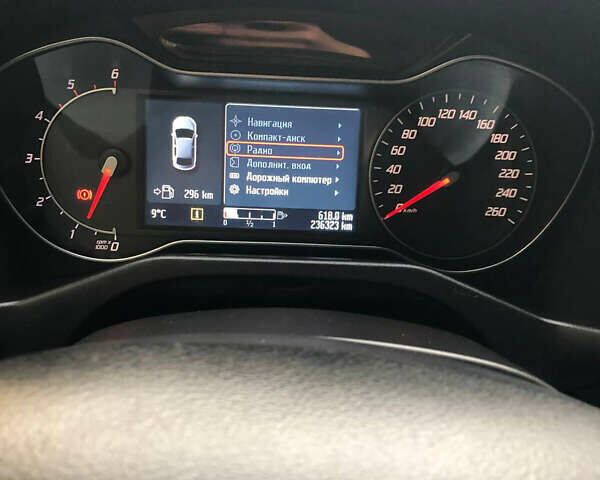 Черный Форд Мондео, объемом двигателя 1.6 л и пробегом 237 тыс. км за 7700 $, фото 11 на Automoto.ua