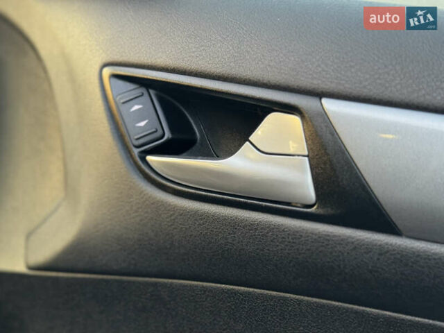 Черный Форд Мондео, объемом двигателя 1.6 л и пробегом 232 тыс. км за 8899 $, фото 89 на Automoto.ua