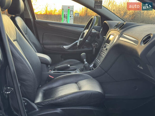 Черный Форд Мондео, объемом двигателя 1.6 л и пробегом 232 тыс. км за 8899 $, фото 92 на Automoto.ua