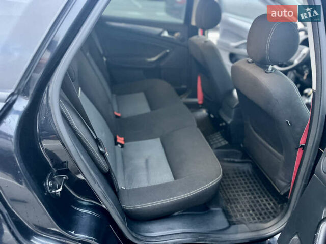 Черный Форд Мондео, объемом двигателя 1.56 л и пробегом 380 тыс. км за 5900 $, фото 13 на Automoto.ua