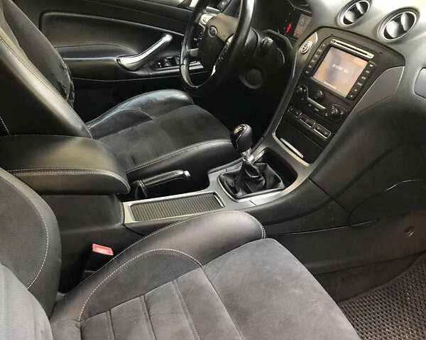 Черный Форд Мондео, объемом двигателя 1.6 л и пробегом 237 тыс. км за 7700 $, фото 5 на Automoto.ua