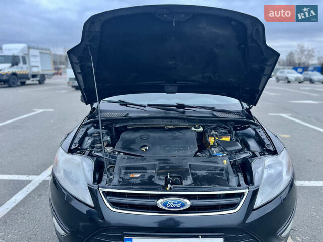 Черный Форд Мондео, объемом двигателя 1.56 л и пробегом 380 тыс. км за 5900 $, фото 30 на Automoto.ua