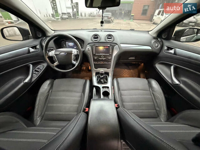 Чорний Форд Мондео, об'ємом двигуна 2.2 л та пробігом 274 тис. км за 7777 $, фото 28 на Automoto.ua