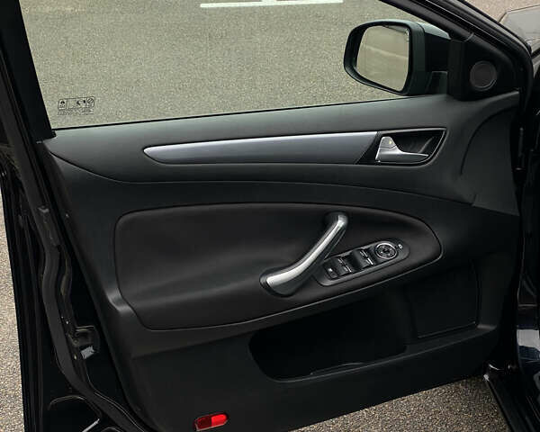 Чорний Форд Мондео, об'ємом двигуна 1.6 л та пробігом 190 тис. км за 7100 $, фото 31 на Automoto.ua