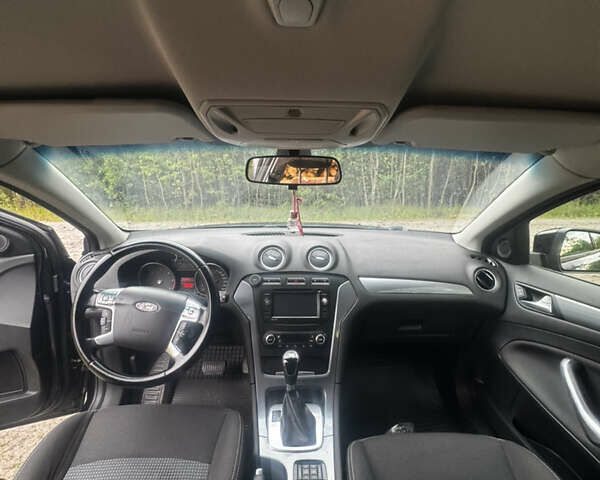 Черный Форд Мондео, объемом двигателя 2 л и пробегом 300 тыс. км за 7100 $, фото 53 на Automoto.ua