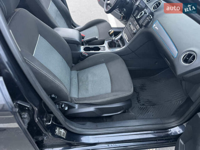 Черный Форд Мондео, объемом двигателя 1.56 л и пробегом 380 тыс. км за 5900 $, фото 17 на Automoto.ua