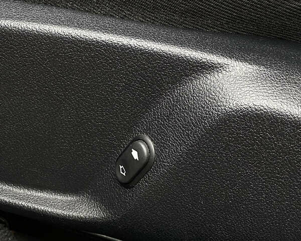 Чорний Форд Мондео, об'ємом двигуна 1.6 л та пробігом 190 тис. км за 7100 $, фото 35 на Automoto.ua