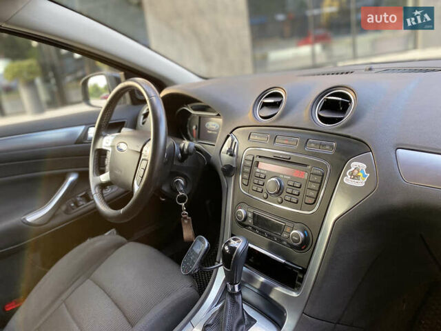 Черный Форд Мондео, объемом двигателя 2 л и пробегом 280 тыс. км за 7000 $, фото 1 на Automoto.ua