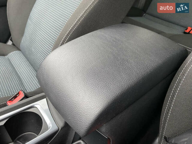 Чорний Форд Мондео, об'ємом двигуна 1.6 л та пробігом 190 тис. км за 7100 $, фото 60 на Automoto.ua