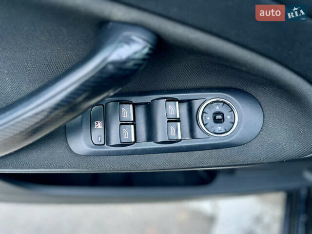 Черный Форд Мондео, объемом двигателя 1.56 л и пробегом 380 тыс. км за 5900 $, фото 22 на Automoto.ua