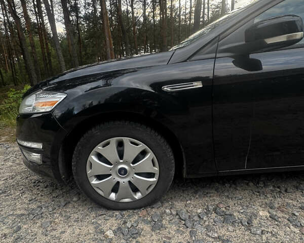 Черный Форд Мондео, объемом двигателя 2 л и пробегом 300 тыс. км за 7100 $, фото 15 на Automoto.ua