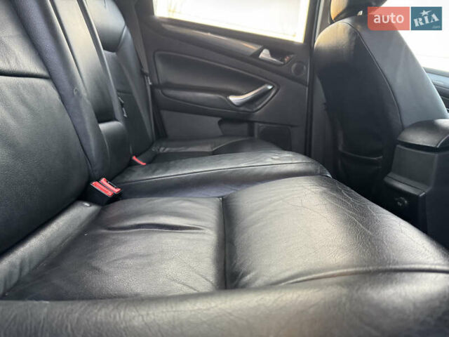 Черный Форд Мондео, объемом двигателя 1.6 л и пробегом 232 тыс. км за 8899 $, фото 83 на Automoto.ua