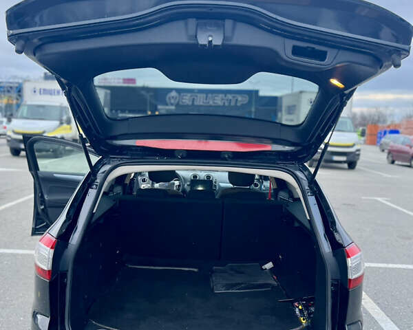 Черный Форд Мондео, объемом двигателя 1.56 л и пробегом 380 тыс. км за 5900 $, фото 19 на Automoto.ua