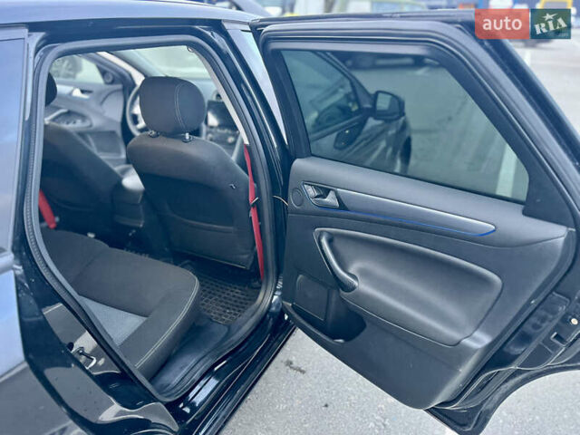 Черный Форд Мондео, объемом двигателя 1.56 л и пробегом 380 тыс. км за 5900 $, фото 11 на Automoto.ua