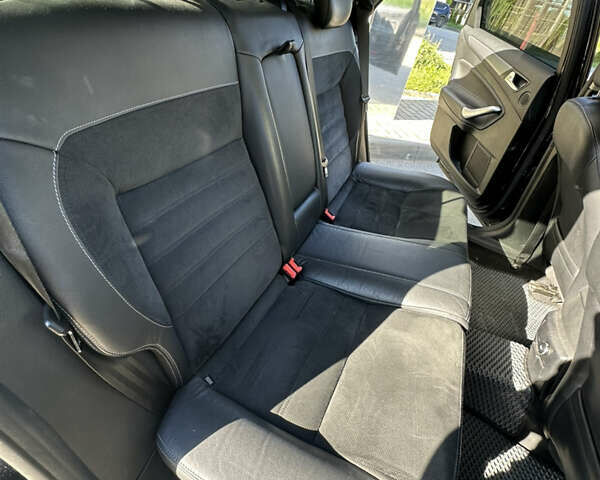 Черный Форд Мондео, объемом двигателя 1.56 л и пробегом 330 тыс. км за 7999 $, фото 13 на Automoto.ua