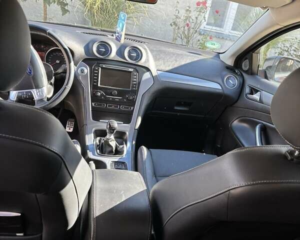 Чорний Форд Мондео, об'ємом двигуна 1.6 л та пробігом 239 тис. км за 7300 $, фото 3 на Automoto.ua