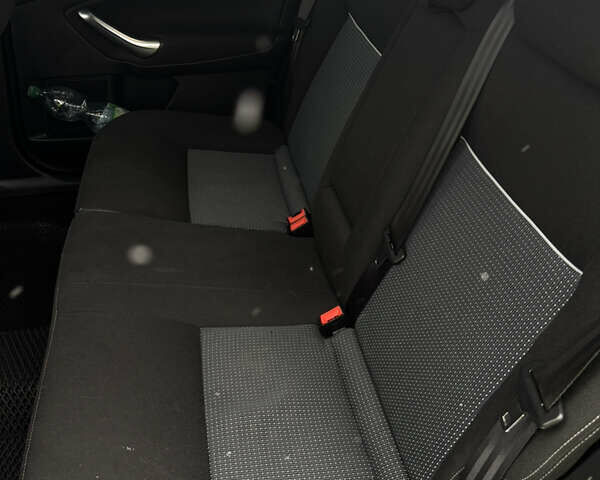 Чорний Форд Мондео, об'ємом двигуна 2 л та пробігом 192 тис. км за 9500 $, фото 28 на Automoto.ua