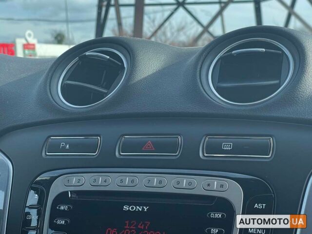 Черный Форд Мондео, объемом двигателя 2 л и пробегом 230 тыс. км за 7500 $, фото 12 на Automoto.ua