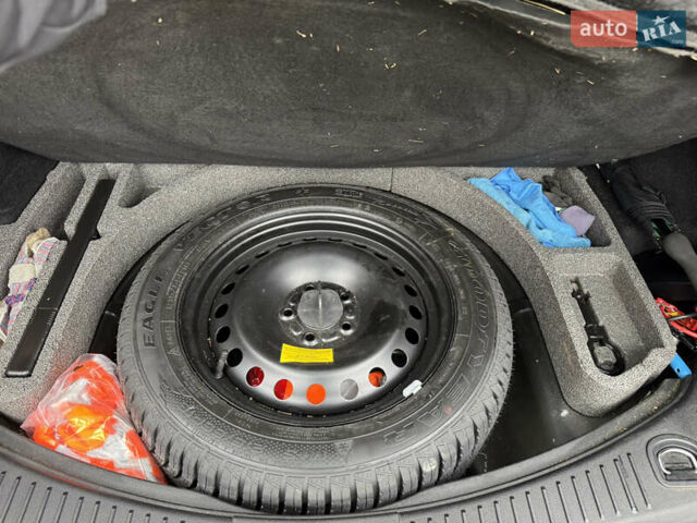 Чорний Форд Мондео, об'ємом двигуна 1.6 л та пробігом 203 тис. км за 8300 $, фото 9 на Automoto.ua