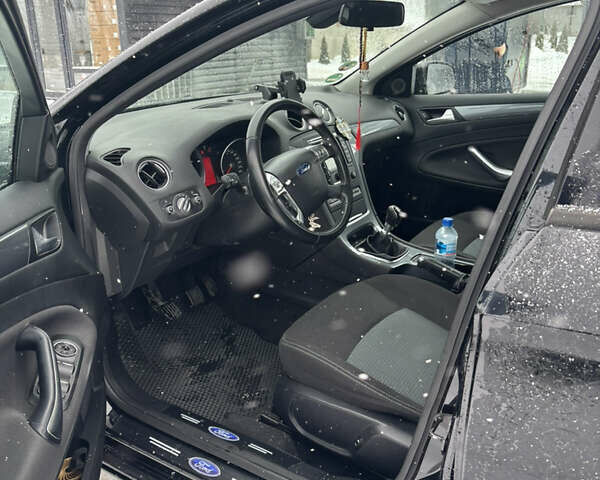 Чорний Форд Мондео, об'ємом двигуна 2 л та пробігом 192 тис. км за 9500 $, фото 19 на Automoto.ua