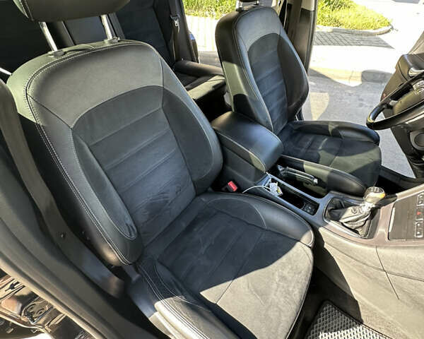 Черный Форд Мондео, объемом двигателя 1.56 л и пробегом 330 тыс. км за 7999 $, фото 11 на Automoto.ua