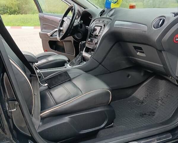 Черный Форд Мондео, объемом двигателя 2.2 л и пробегом 327 тыс. км за 8500 $, фото 9 на Automoto.ua