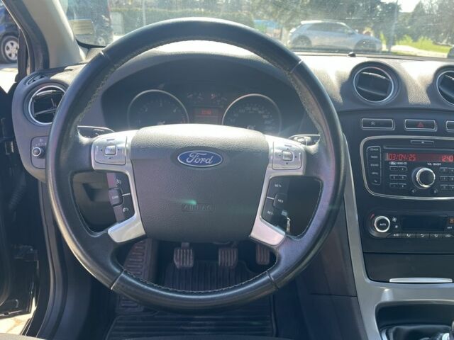 Черный Форд Мондео, объемом двигателя 1.6 л и пробегом 263 тыс. км за 7400 $, фото 10 на Automoto.ua