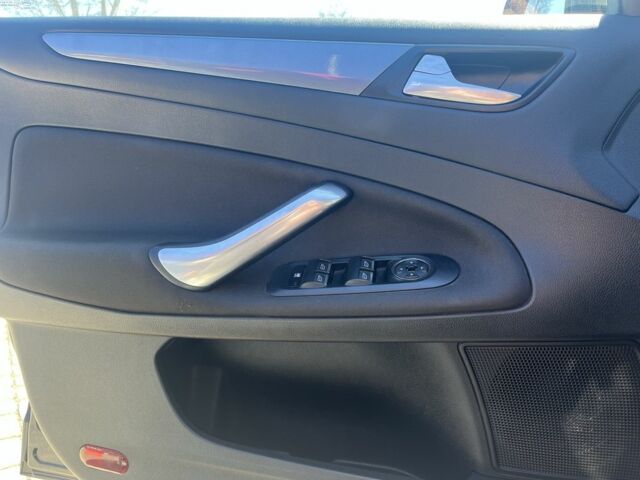 Черный Форд Мондео, объемом двигателя 1.6 л и пробегом 263 тыс. км за 7400 $, фото 11 на Automoto.ua