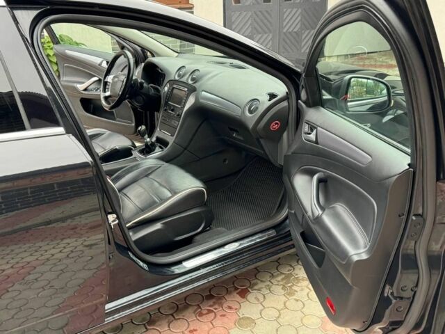 Черный Форд Мондео, объемом двигателя 1.6 л и пробегом 300 тыс. км за 7400 $, фото 8 на Automoto.ua