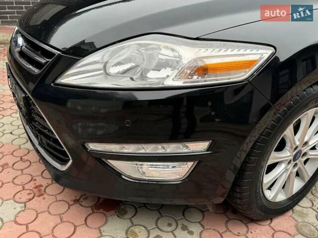 Черный Форд Мондео, объемом двигателя 1.6 л и пробегом 300 тыс. км за 7400 $, фото 14 на Automoto.ua
