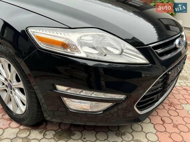 Черный Форд Мондео, объемом двигателя 1.6 л и пробегом 300 тыс. км за 7400 $, фото 13 на Automoto.ua