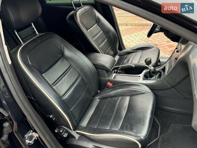 Черный Форд Мондео, объемом двигателя 1.6 л и пробегом 300 тыс. км за 7400 $, фото 6 на Automoto.ua