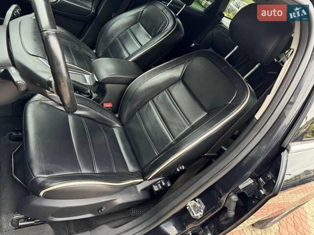 Черный Форд Мондео, объемом двигателя 1.6 л и пробегом 300 тыс. км за 7400 $, фото 11 на Automoto.ua