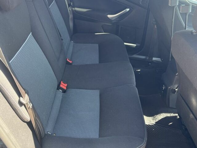 Черный Форд Мондео, объемом двигателя 1.6 л и пробегом 263 тыс. км за 7500 $, фото 21 на Automoto.ua