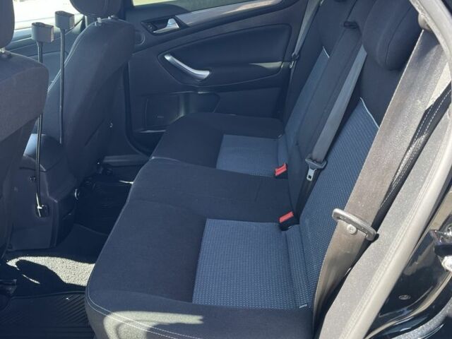 Черный Форд Мондео, объемом двигателя 1.6 л и пробегом 263 тыс. км за 7400 $, фото 18 на Automoto.ua