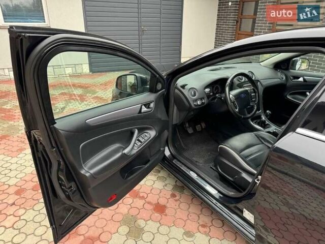 Черный Форд Мондео, объемом двигателя 1.6 л и пробегом 300 тыс. км за 7400 $, фото 12 на Automoto.ua