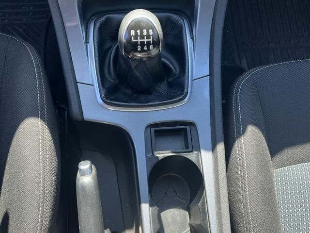 Черный Форд Мондео, объемом двигателя 1.6 л и пробегом 263 тыс. км за 7500 $, фото 18 на Automoto.ua