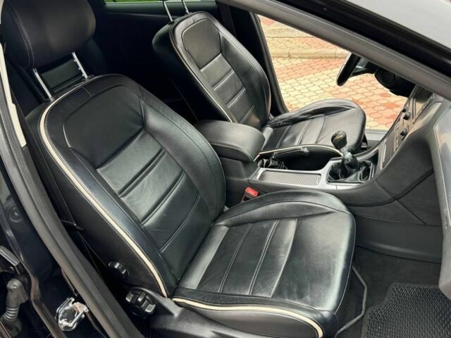 Черный Форд Мондео, объемом двигателя 1.6 л и пробегом 300 тыс. км за 7400 $, фото 7 на Automoto.ua