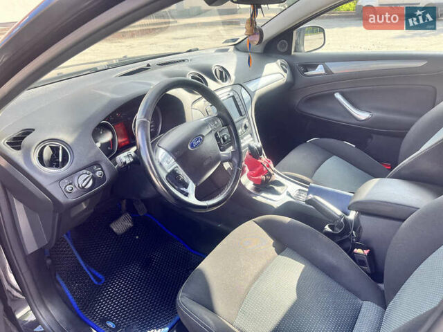Черный Форд Мондео, объемом двигателя 2 л и пробегом 320 тыс. км за 7400 $, фото 10 на Automoto.ua
