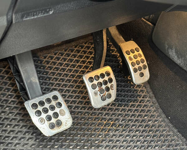 Черный Форд Мондео, объемом двигателя 2.18 л и пробегом 418 тыс. км за 12000 $, фото 20 на Automoto.ua