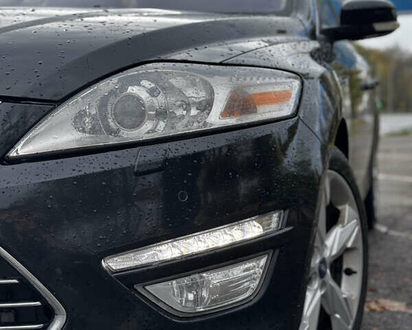 Черный Форд Мондео, объемом двигателя 2.18 л и пробегом 418 тыс. км за 12000 $, фото 5 на Automoto.ua