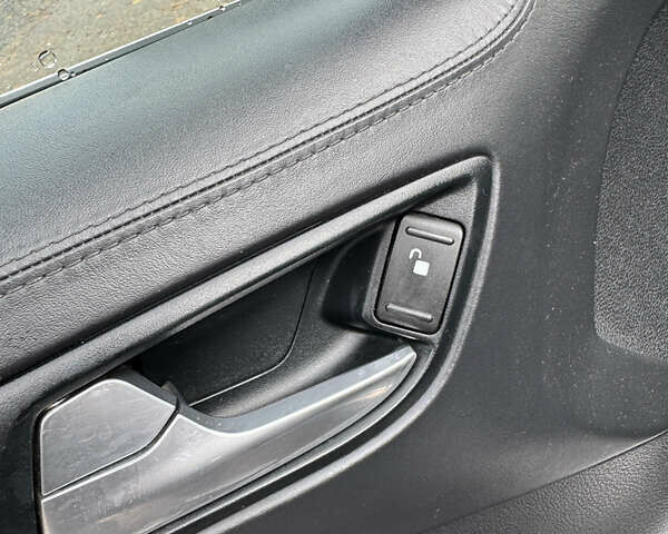 Черный Форд Мондео, объемом двигателя 2.18 л и пробегом 418 тыс. км за 12000 $, фото 17 на Automoto.ua