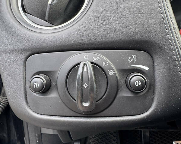 Черный Форд Мондео, объемом двигателя 2.18 л и пробегом 418 тыс. км за 12000 $, фото 23 на Automoto.ua