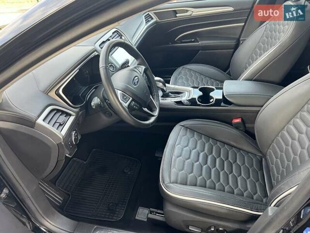 Форд Мондео 2018 в Житомире на Automoto.ua Черный Форд Мондео, объемом двигателя 2 л и пробегом 127 тыс. км за 17500 $, фото 37 на Automoto.ua