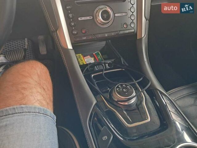 Черный Форд Мондео, объемом двигателя 2 л и пробегом 180 тыс. км за 15000 $, фото 6 на Automoto.ua