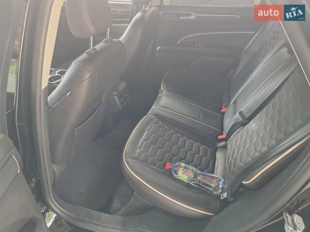 Черный Форд Мондео, объемом двигателя 2 л и пробегом 180 тыс. км за 15000 $, фото 1 на Automoto.ua